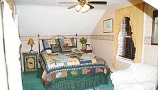 Angel House Bed And Breakfast Creemore Стая снимка